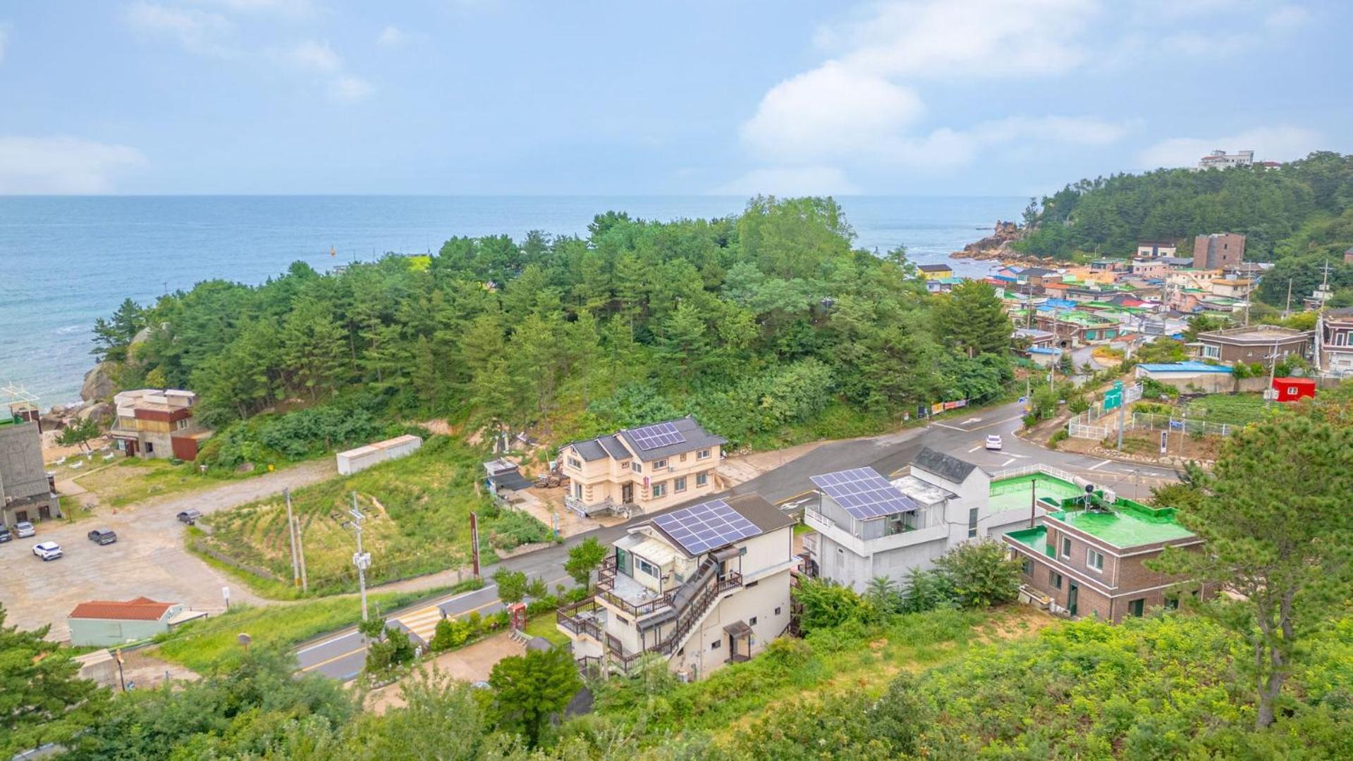 Goseong Sea&Star Pension Exteriör bild